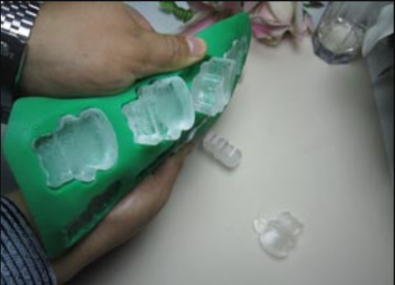 硅胶冰格如何使用